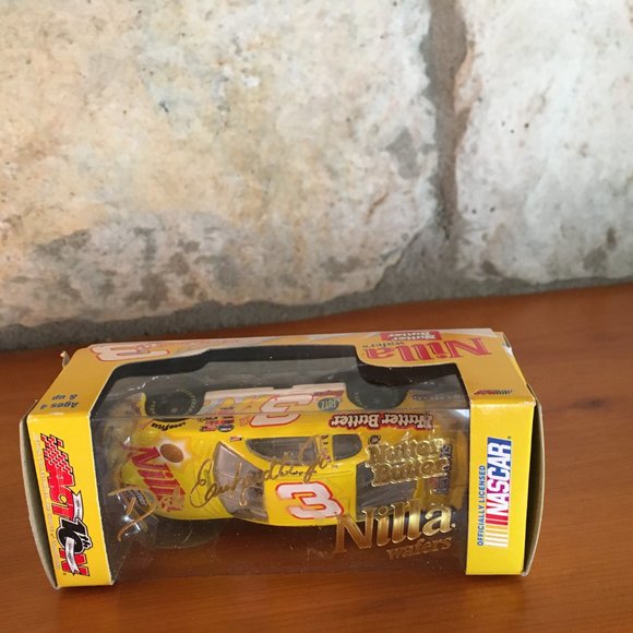 DALE EARNHARDT JR 1:64 NUTTER BUTTER NILLA WAFERS DIECAST CAR - Picture 3 of 7